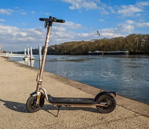 Test Pure Electric Air Pro : une trottinette électrique à fière allure, mais ça ne fait pas tout
